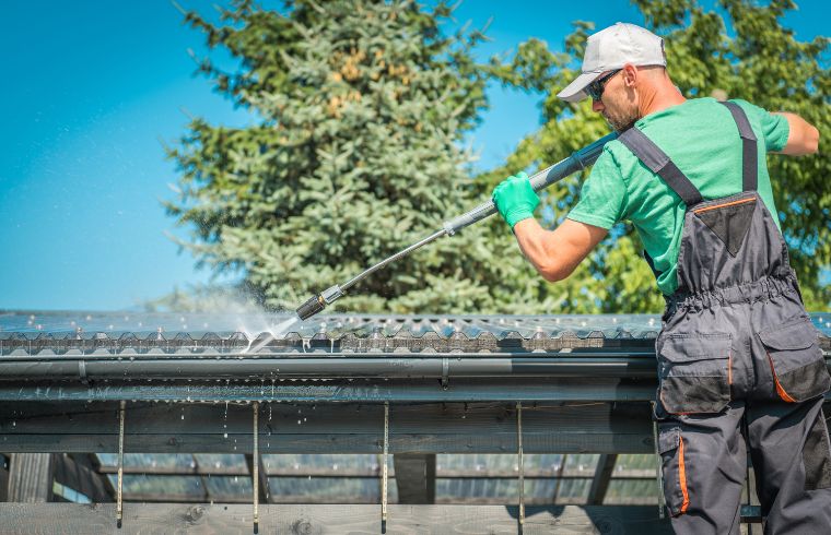Gutter Cleaning in Westchester